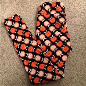 LulaRoe One Size Legging- apples